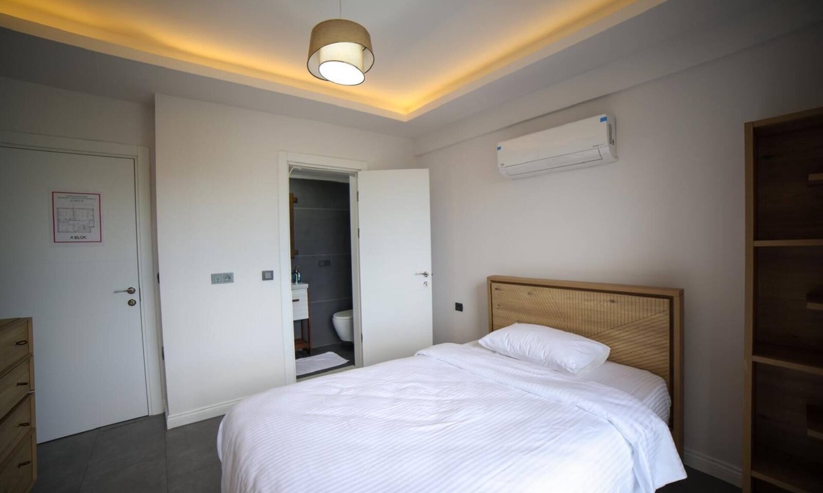 Sapanca Villa | SAPANCA'DA 5+1 TRIPLEX ISITMALI HAVUZLU VİLLA