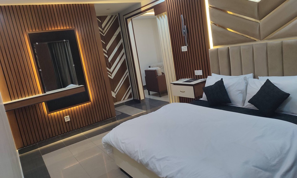 Peshawar Hotel | Sapphire Stays Peshawar