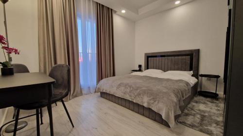 Stefanestii de Jos Apartment | Sapphire Suite #pool&parking #Cosmopolis