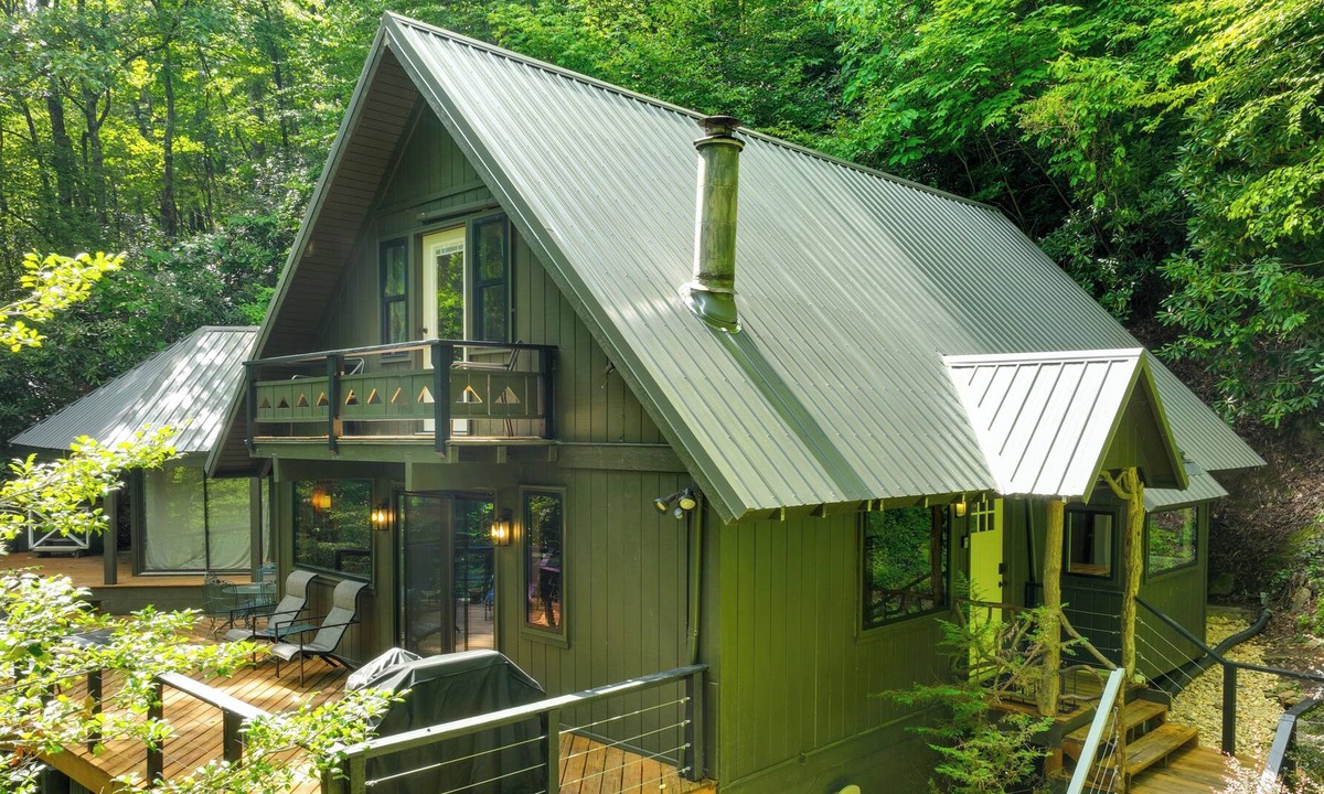 Sapphire Cabin | Sapphire Treehouse Cabin w/ Views, Deck, Fireplace