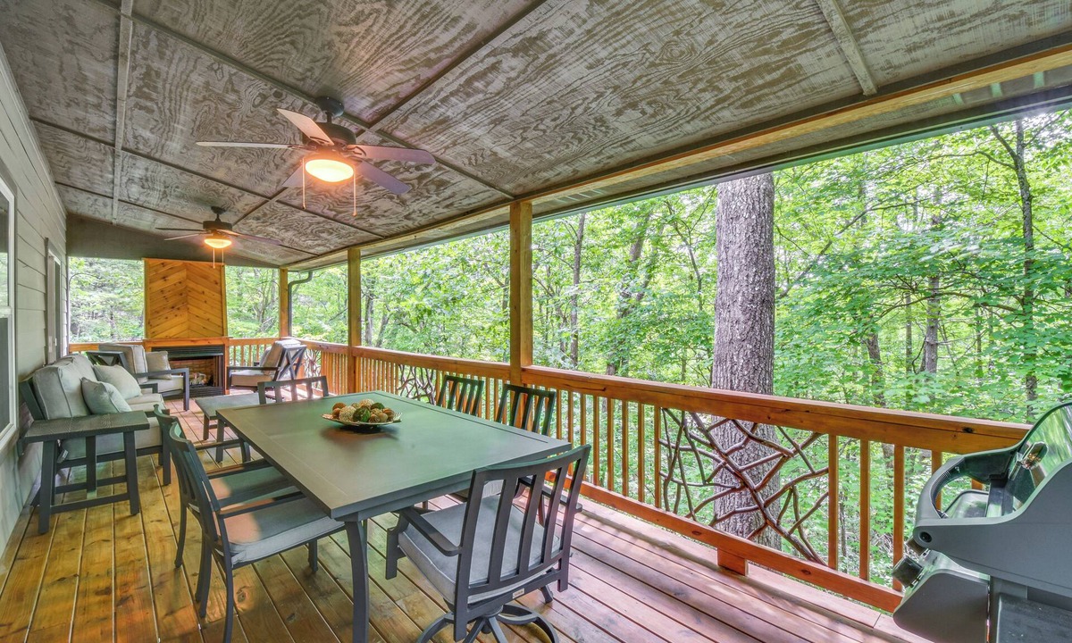 Deer Run Cabin | Sapphire Valley Resort Cabin w/Fireplaces + Grill
