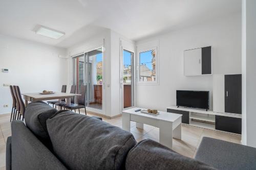 L'Aldea Apartment | Sara
