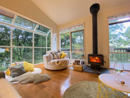 Sassafras House | Sassafras Treehouse Private home in the Dandenong Ranges, Victoria