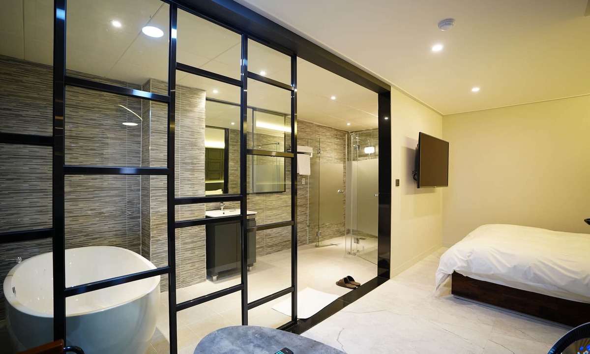 Yongdap-tong Hotel | Saturn Hotel