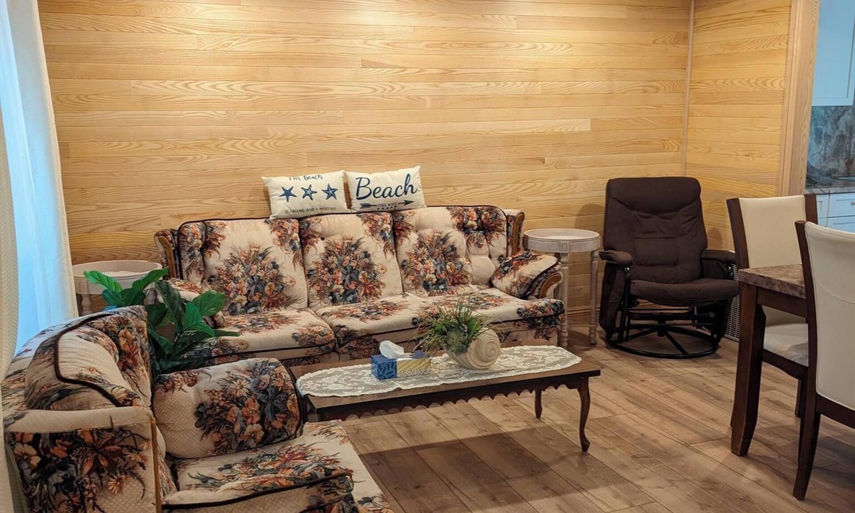 Sauble Beach Cottage | Sauble Beach Cottage For Rent - Ontario, Canada Newly renovated in 2023.