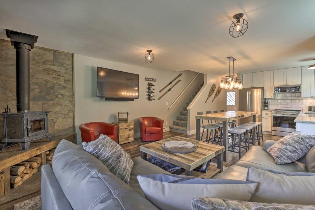 Warrior's Mark House | Sauna, Deck & Fire Pit: Breckenridge Townhouse!