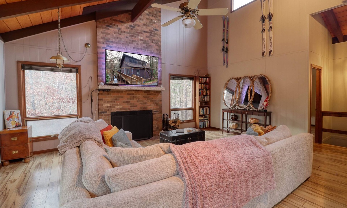 Basye Cabin | Sauna☆Pool Table☆Bar☆2 Fireplaces☆ 4 Bedroom+Loft Cabin☆ On Bryce Resort