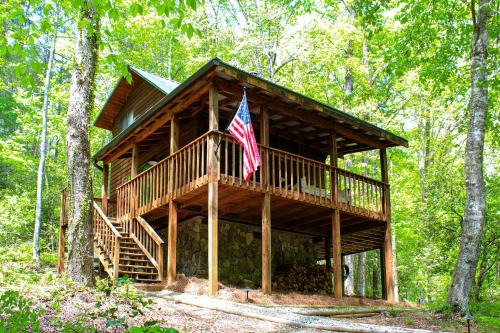 Sautee Nacoochee House | Sautee Nacoochee Mtn Paradise w/Spacious Deck!