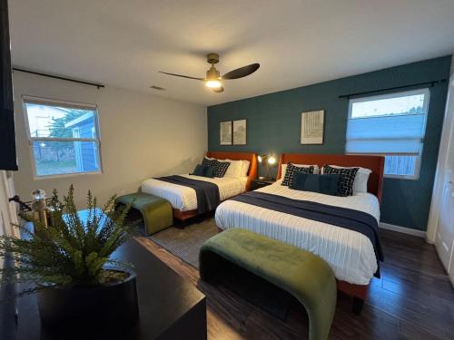 Isle of Hope Historic District House | Savannah Retreat|Htd Pool|Pickleball|Hot tb|Golf
