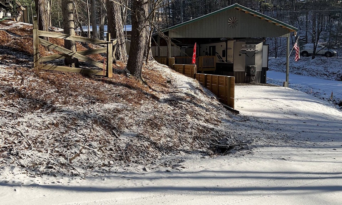 Ellijay RV Rental | SAXONVILLE LODGEHOUSE
