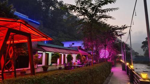 Lansdowne Hotel | SB Mount Resort