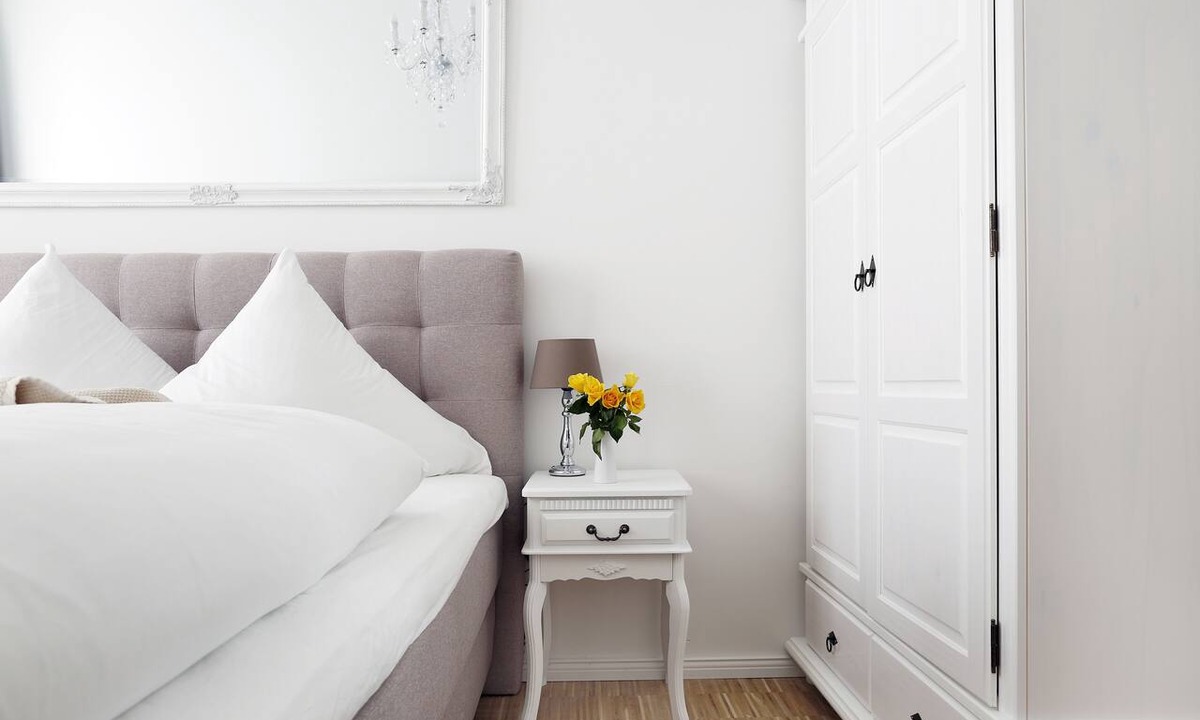 Charlottenburg Apartment | SC 1 box spring beds 70 sqm 3 rooms + balcony + elevator