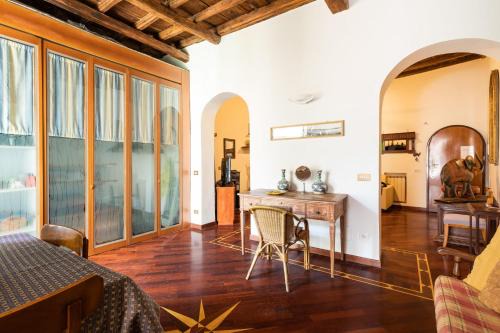 Trastevere Apartment | Scala Charming Apartment | Romeloft
