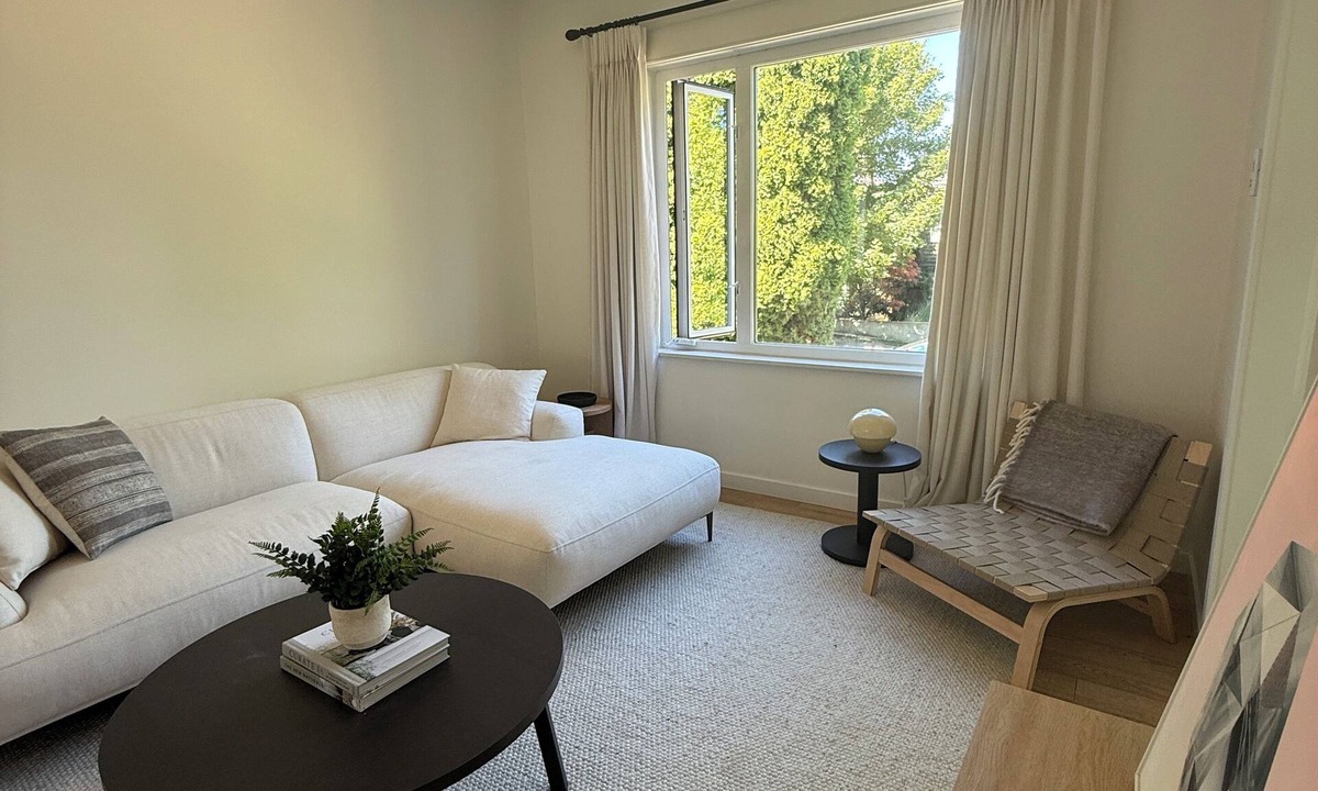 Riley Park House | Scandi-Chic East Vancouver Home | Bright, Quiet, Clean 10-minutes from downtown