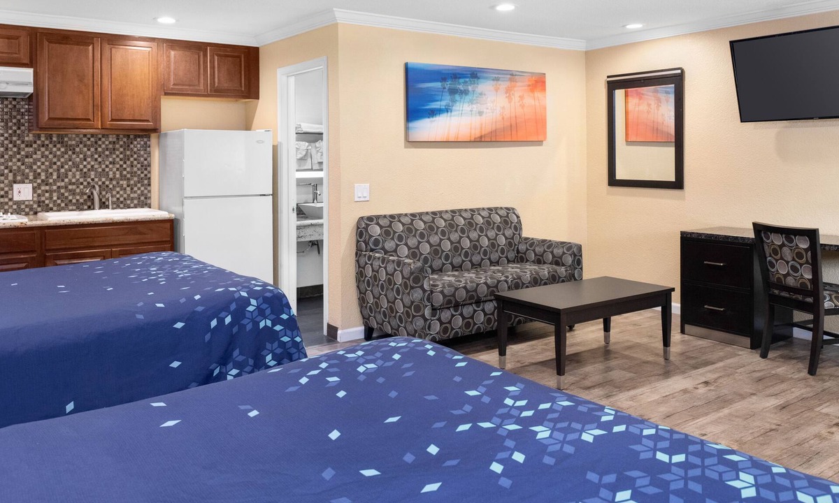 Carlsbad Village Hotel | Scandia Motel