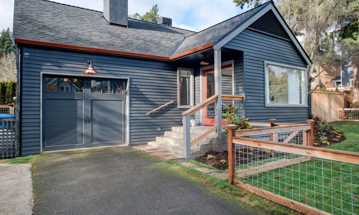 Bainbridge Island House | Scandinavian Cottage by the Sea ! Close Walk to Ferry & Town