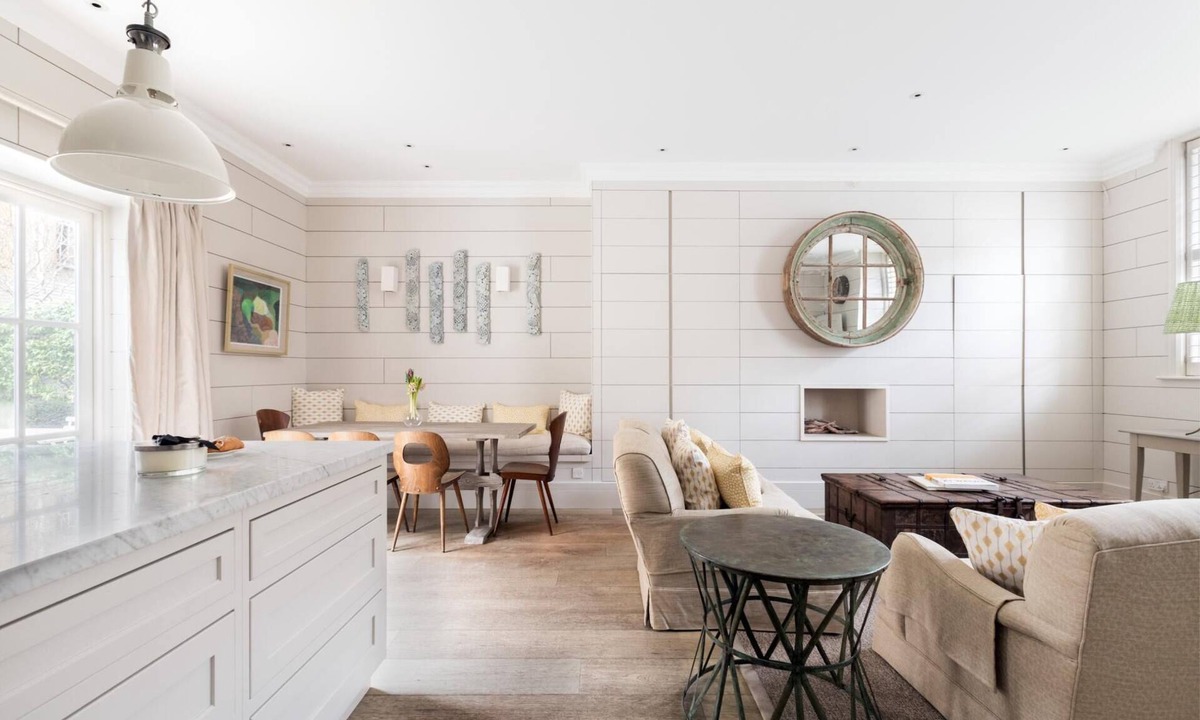Battersea Apartment | Scarlet Ibis - 3 Bedroom Home with Garden