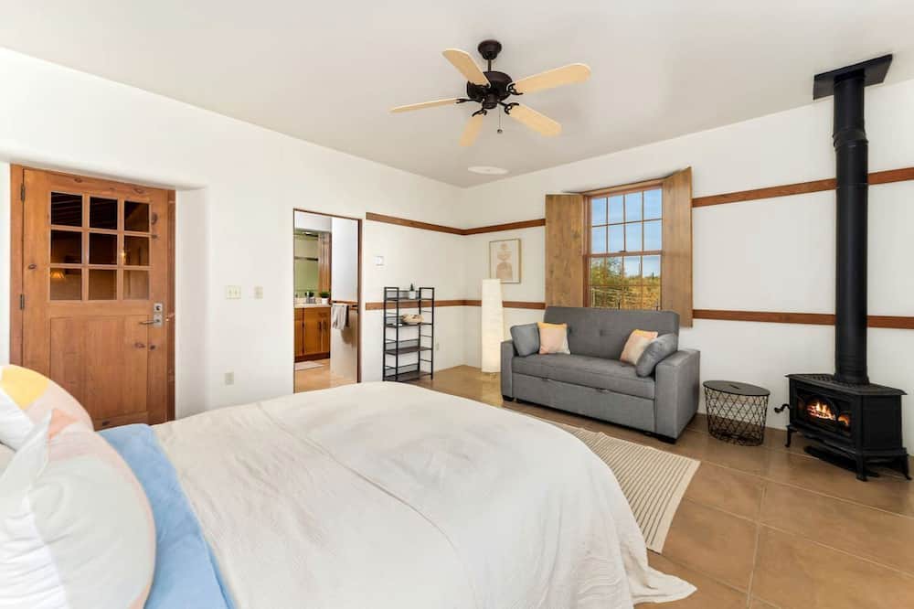 Marana Cottage | Scenic Desert Ranch Casita with Private Terraces near Saguaro National Park – Marana, Arizona