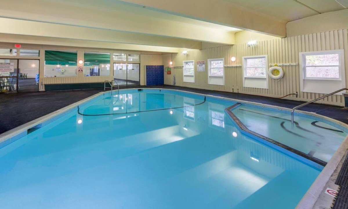 South Lee Hotel | Scenic Escape: Full Kitchen, Pools, Game Room & Outdoor Fun
