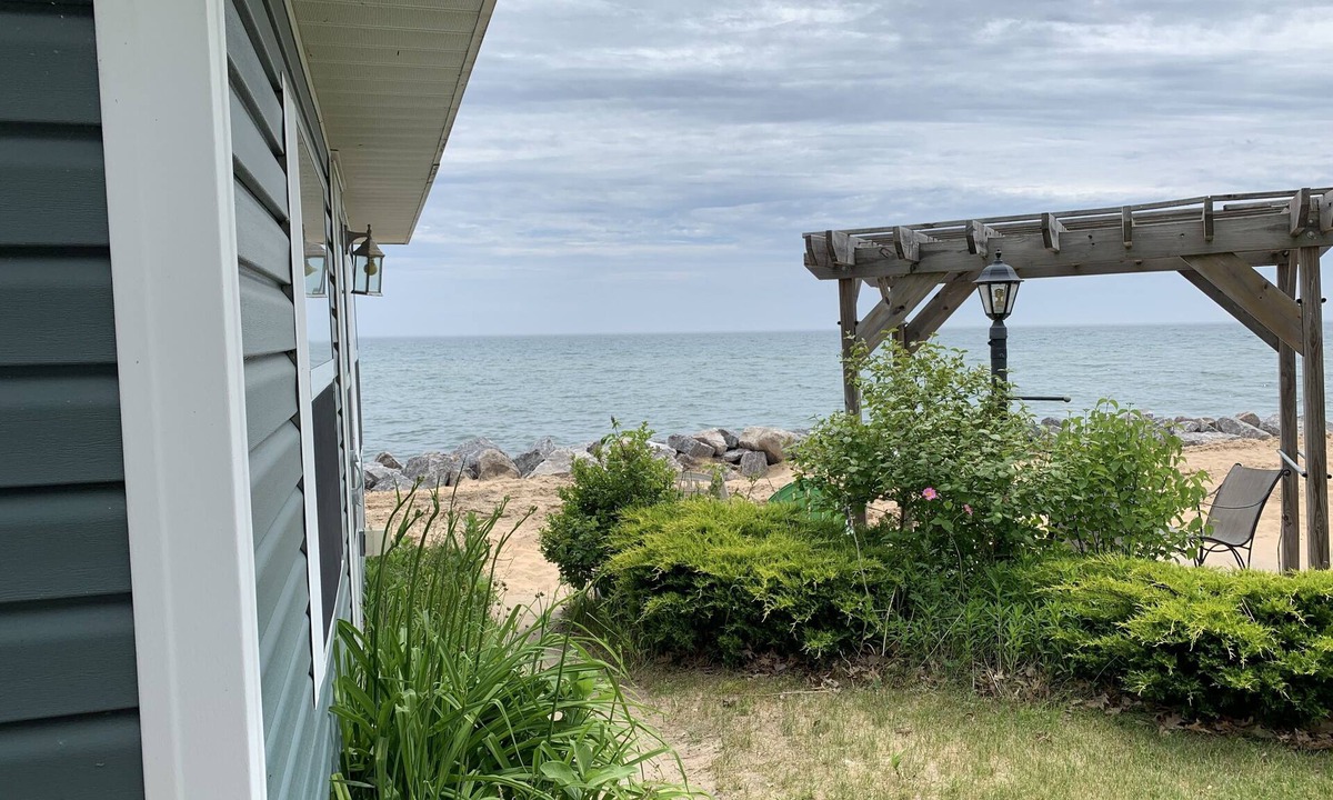 Oscoda Cabin | Scenic Resort