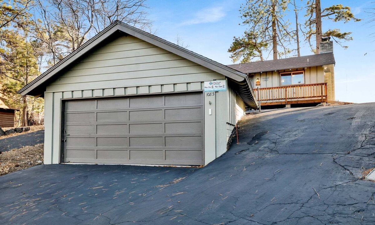 Moonridge Cabin | Scenic Retreat in Moonridge at Big Bear Lake