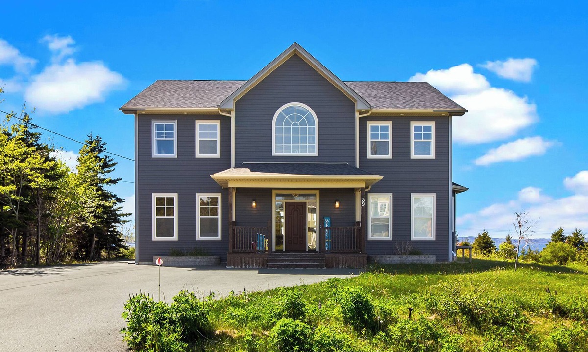 Conception Bay South House | Scenic Seal Cove Nature Retreat |Hot Tub|ATV Trail