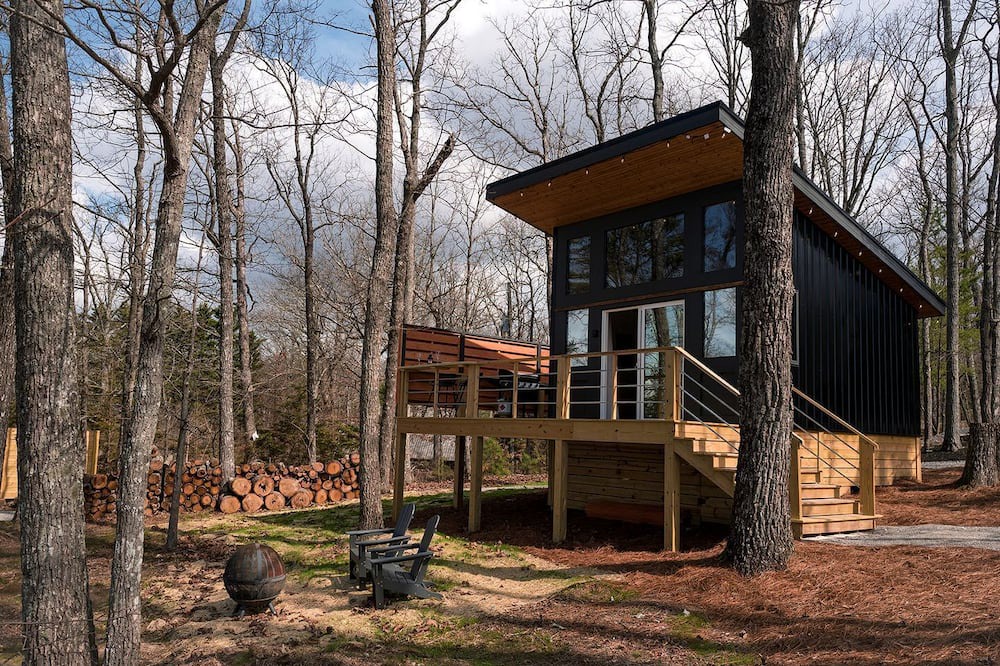 Menlo Cabin | Scenic Studio Chalet with Panoramic Brow Views & Outdoor Shower near Cloudland Canyon, Menlo, Georgia