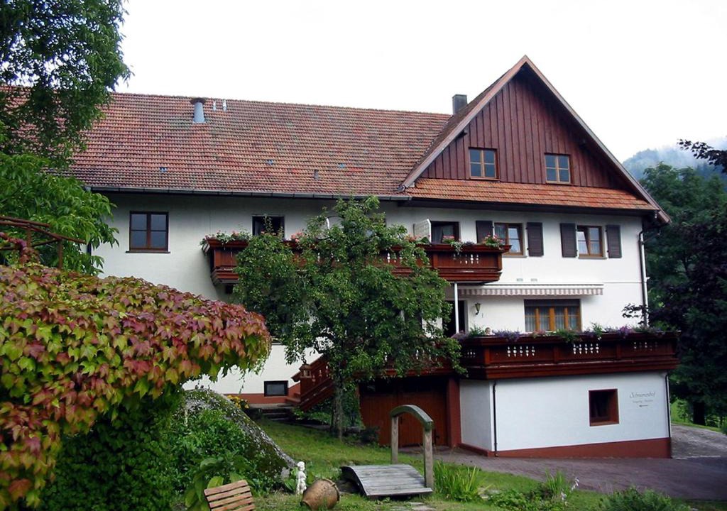 Busterbach Apartment | Schnurrenhof