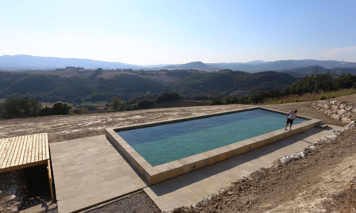 Gello House | School House