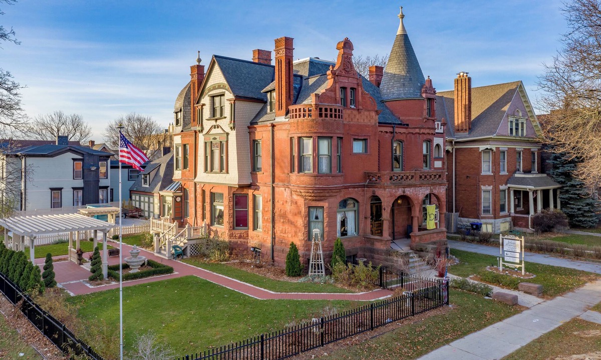 Concordia Bed & Breakfast | Schuster Mansion Bed & Breakfast