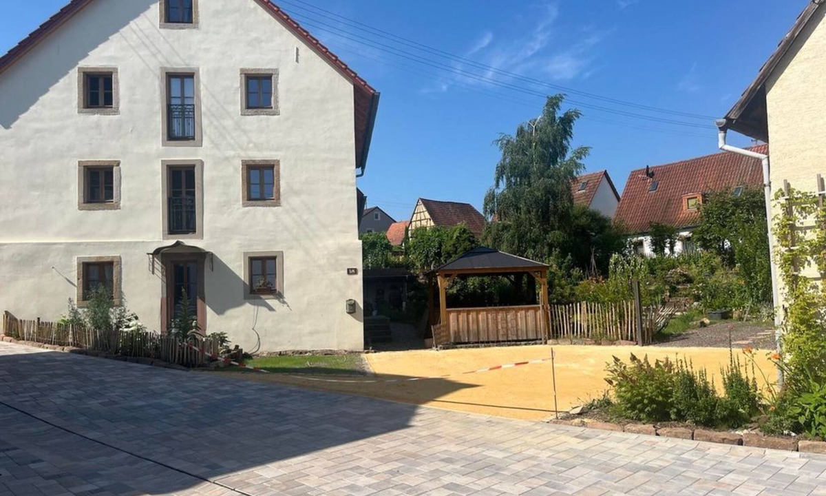 Oberotterbach Apartment | Schustermühle Vacation Rental - Apartment, Shower, Toilet, Living/Sleeping Area