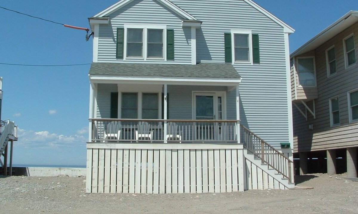 Scituate House | SCITUATE Beach Front huge 4 bedroom 2 bath. Amazing views sleeps 13. NEW!!