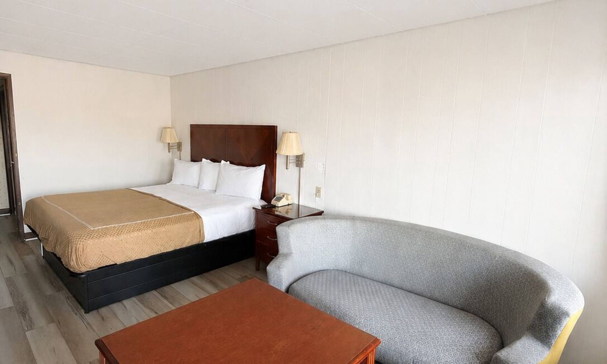 Perry Hotel | Scottish Inn & Suites