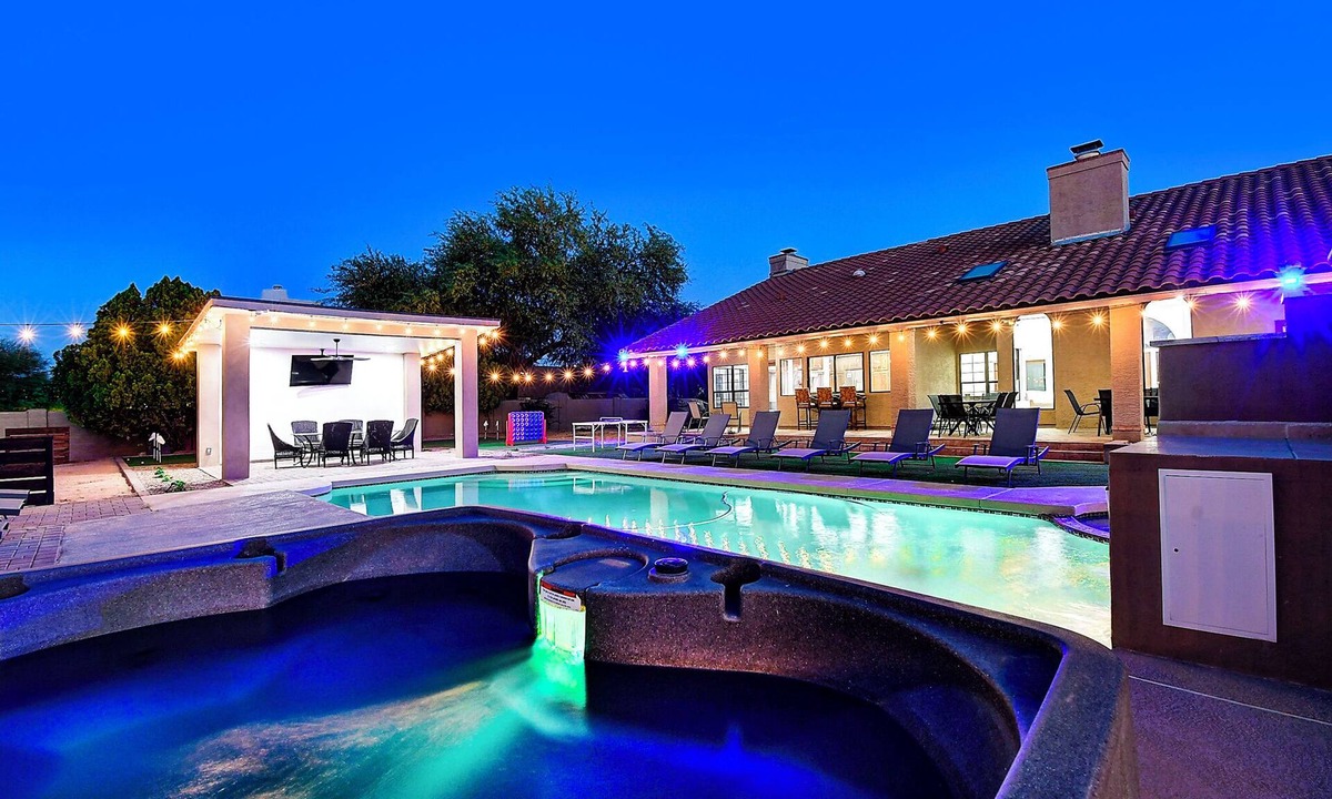 Paradise Valley Village Villa | ScottsdaleStays Multimillion 10BR-6BA Acre Estate-Pool-Sport Courts-SUMMER DEALS