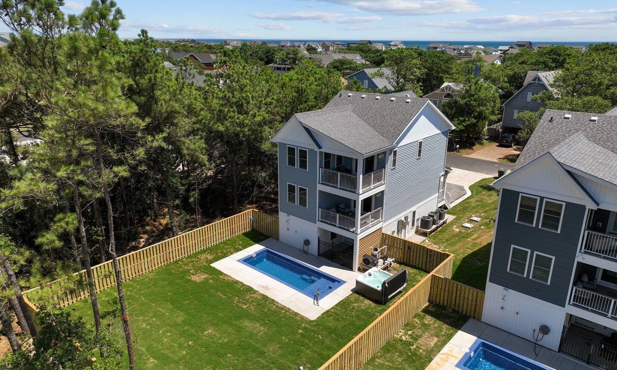 Nags Head Cottage | Scouting Waves in Nags Head with *Pool Heat*