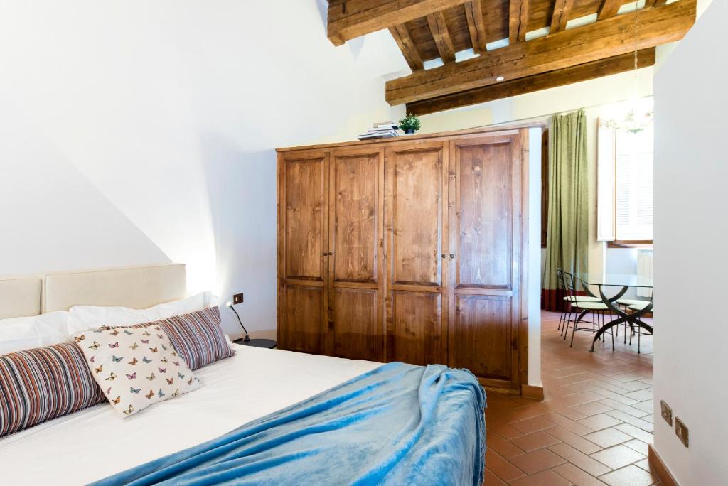 Oltrarno Apartment | Sdrucciolo double