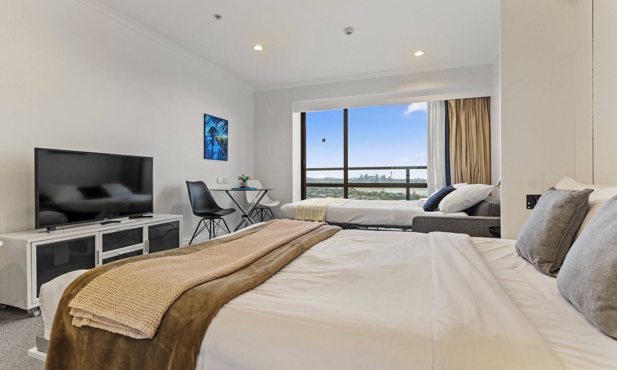 Takapuna Apartment | Sea City Views Takapuna Studio w Carpark