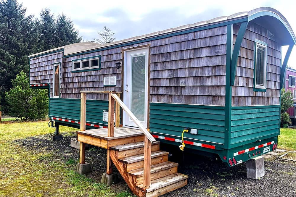 Waldport House | Sea Foam Adorable Tiny House near Waldport, Oregon