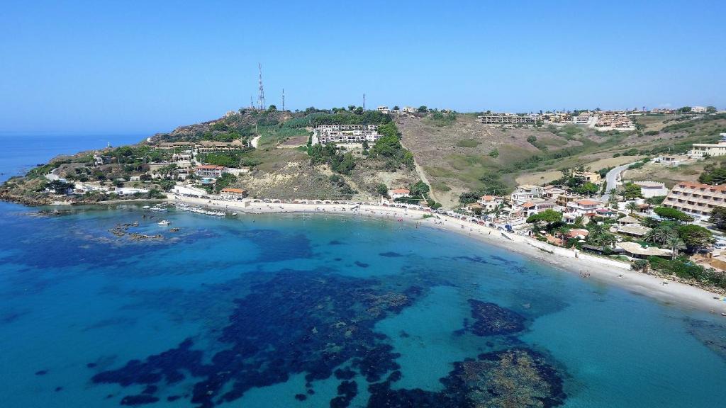 Sciacca Apartment | Sea Front Apartment 4 beds with balcony 250 meters from the beach