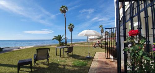 Sitio de Calahonda House | Sea Front Beach House Macarena D