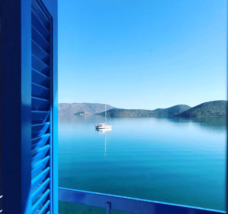 Elounda Apartment | Sea-front Cozy Apartment