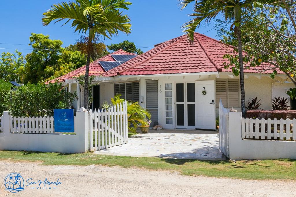 Silver Sands House | Sea Miracle Villa/Beach Cottage