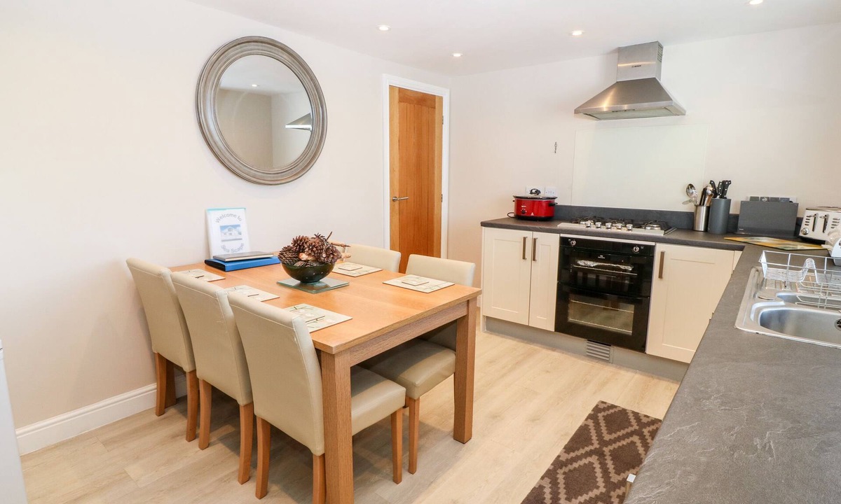 Dinas Cottage | Sea Scape