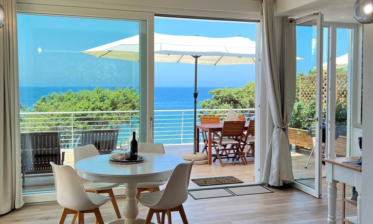 La Ciaccia Apartment | Sea side, panoramic apartment in villa, free WiFi Internet