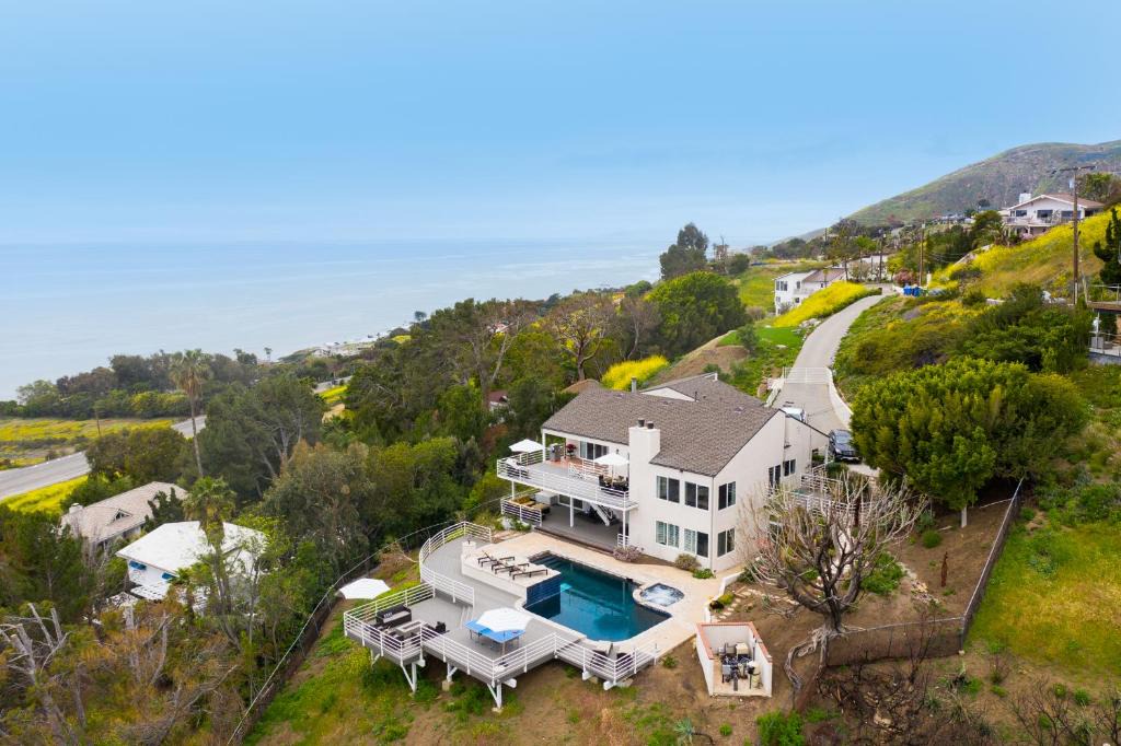 Western Malibu House | Sea Star by AvantStay Gold Medal Famous Sporting Event Malibu Estate Pool Spa Views