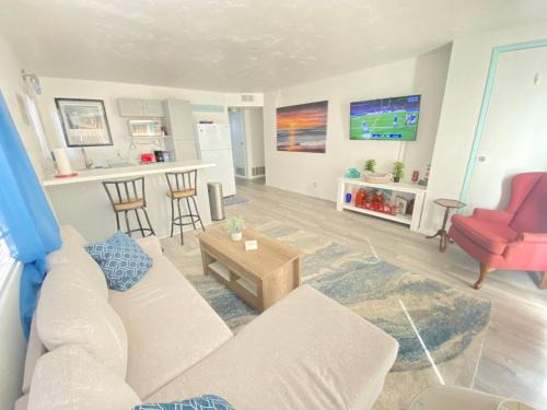 Silver Strand Apartment | Sea View, Boards, Bikes, Wd