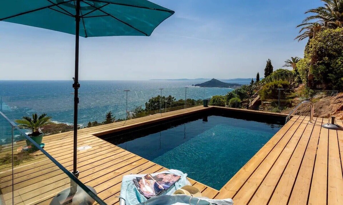 Antheor House | Sea-view villa for 8 guests with heated pool