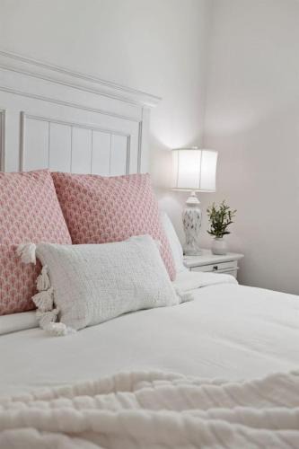 Pass Christian Apartment | Seabreeze Haven 6 - Steps to Beach, Pool, Fast WiFi