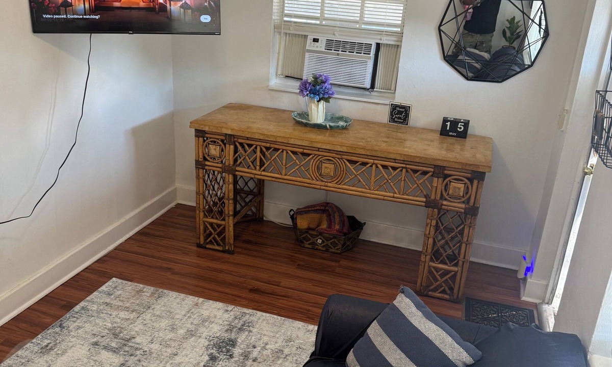 Lantana Apartment | Seabreeze Tiny Cottage, Tiny home in Lantana, Florida