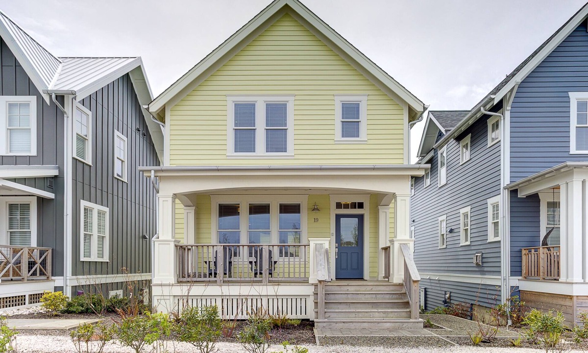 Seabrook House | Seabrook's Cascadia, a charming 4-bedroom home in the Farm District!